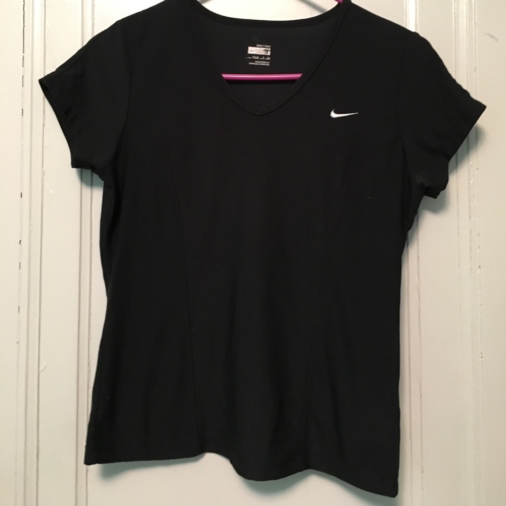 Nike fit dry athletic top